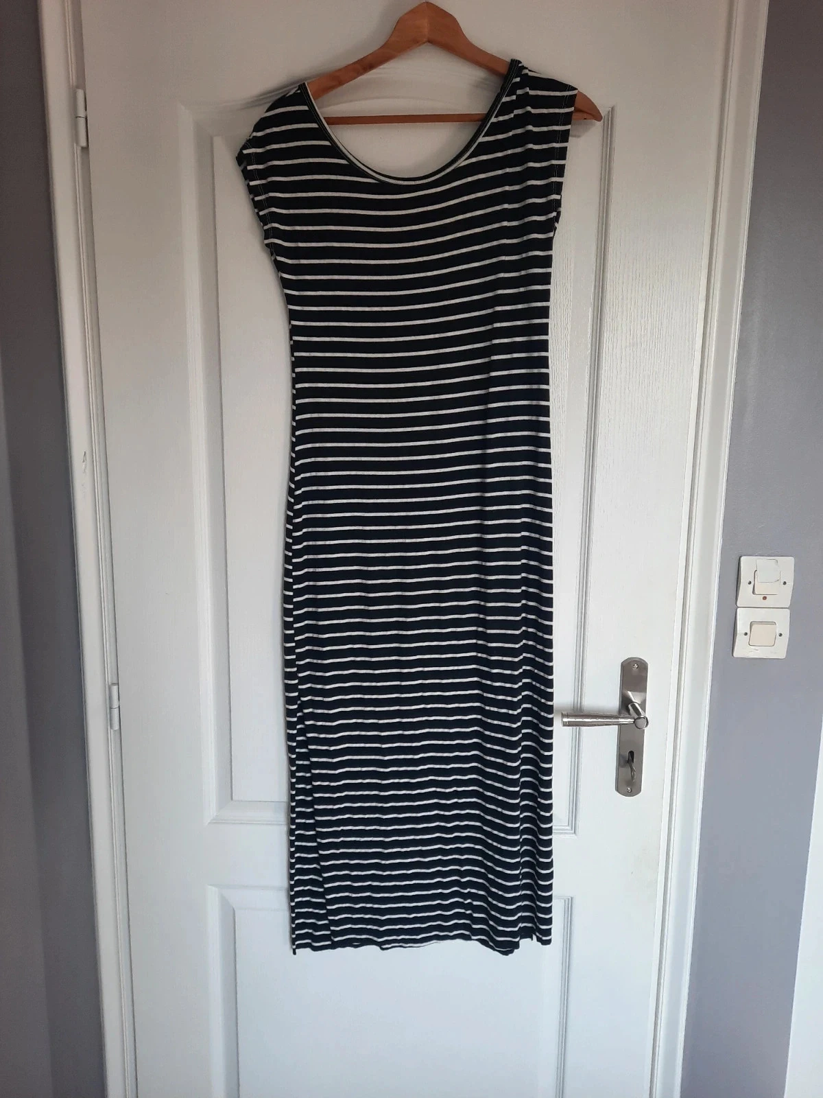 Long size s h&m dress open on the side – photo 2